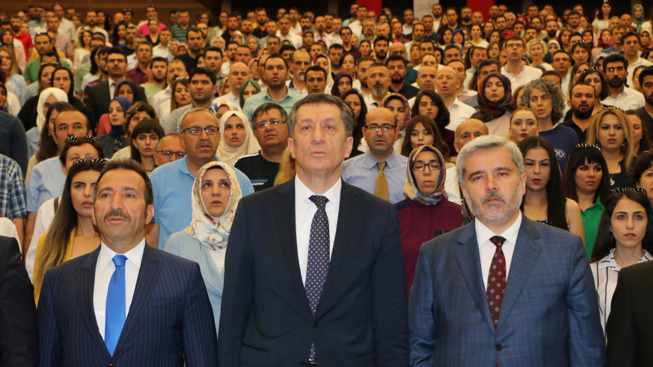 Aksaray'da Bakan Ziya Selçuk,  öğretmenlerle buluştu