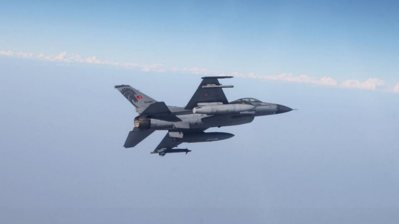 Mehmetçik, PKK'ya havadan bildiri gönderdi!