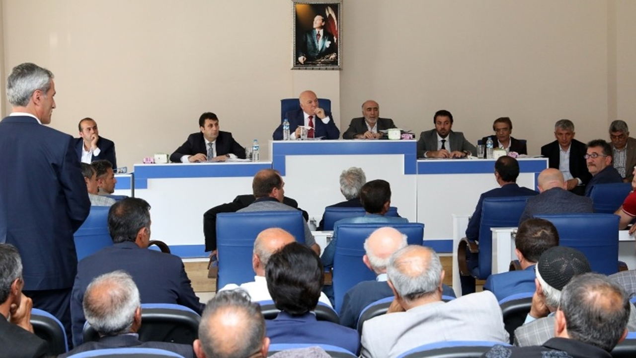 Erzurum'da Başkan Mehmet Sekmen’den Çat çıkarması