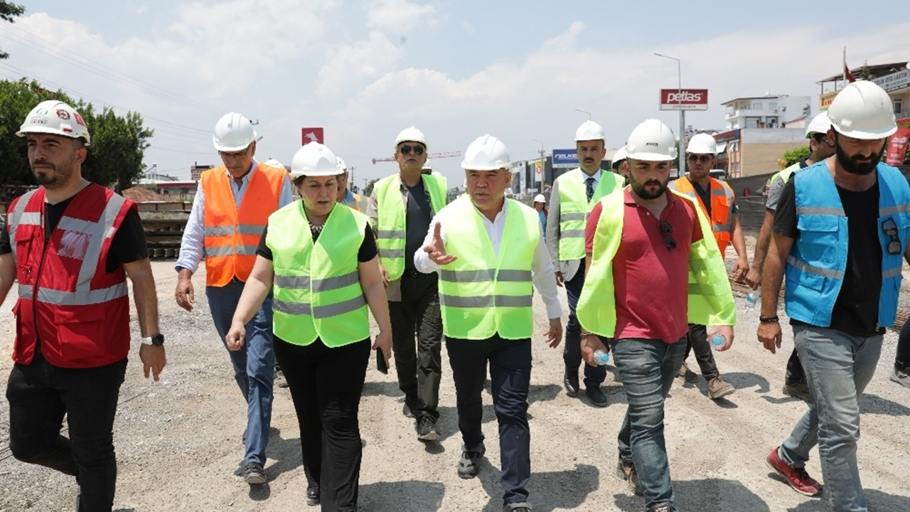 Antalya'da Başkan Muhittin Böcek, “Varsak-Otogar güzergahı Temmuz sonu açılacak”