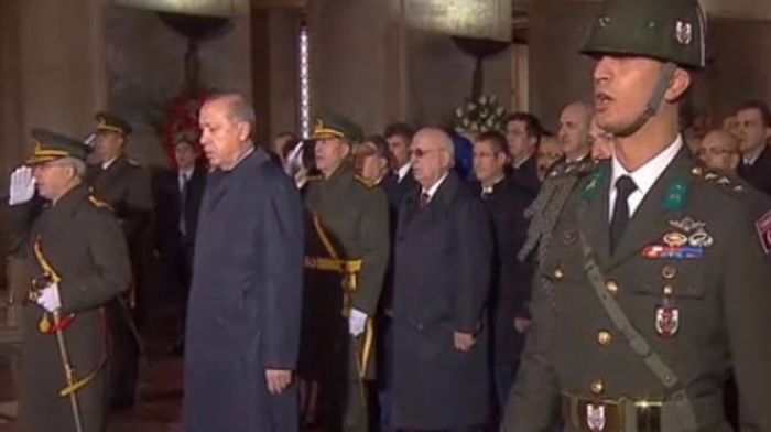 Cumhurbaşkanı ve devlet erkanı Anıtkabir'i ziyaret etti