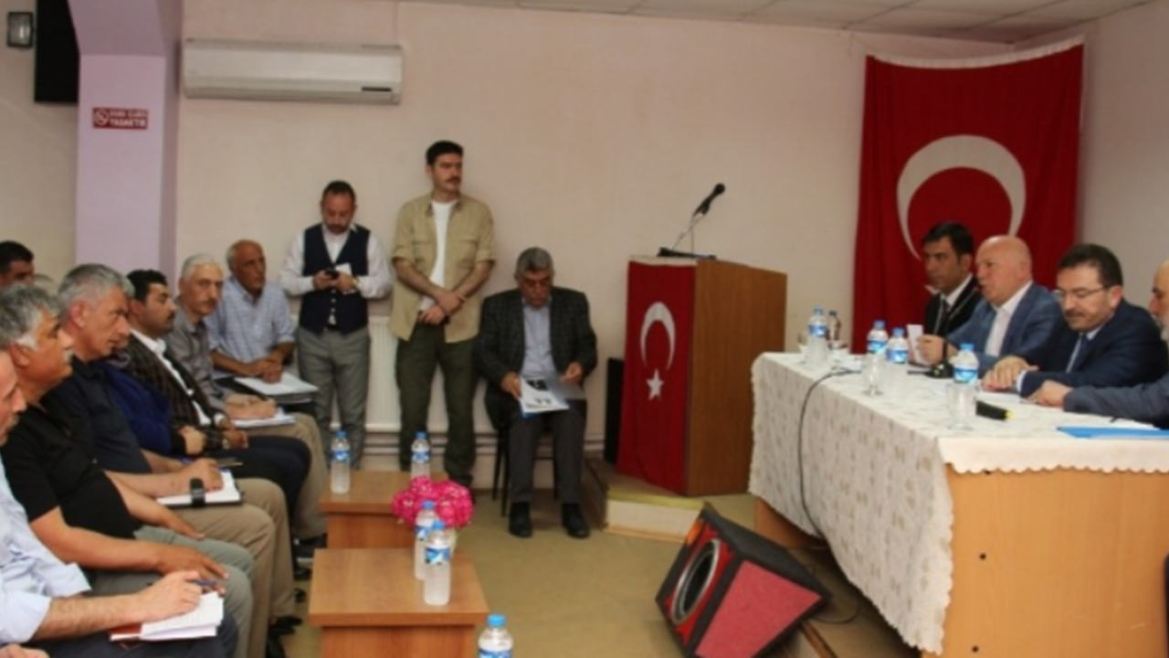 Erzurum'da Milletvekili Selami Altınok muhtarlarla buluştu