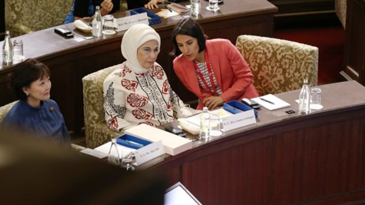 Emine Erdoğan: 2050'de okyanuslarda plastikler değil, balıklar yüzebilecek!
