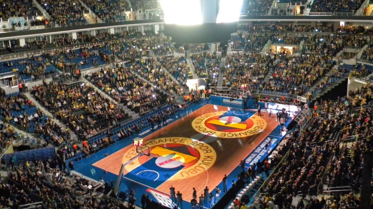 Fenerbahçe'den basketbolda 6 imza birden!