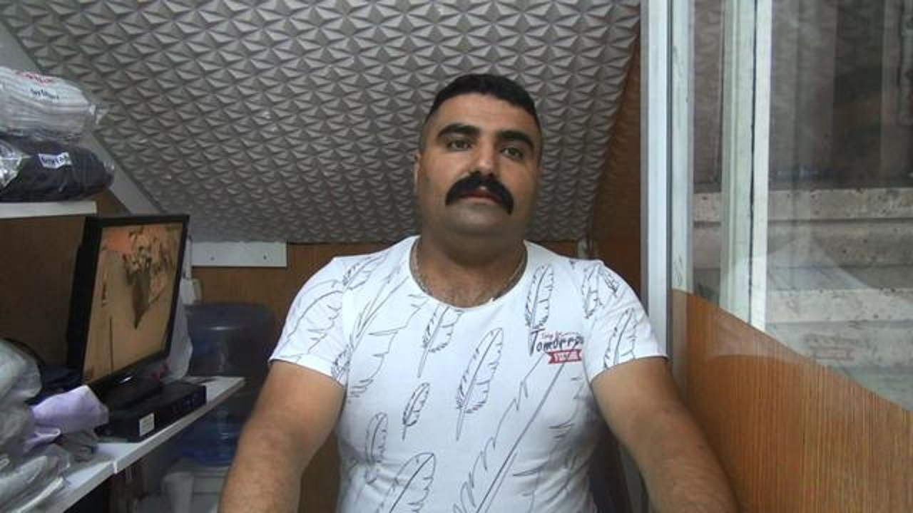 "Hırsız bana baktı, öpücük attı!"