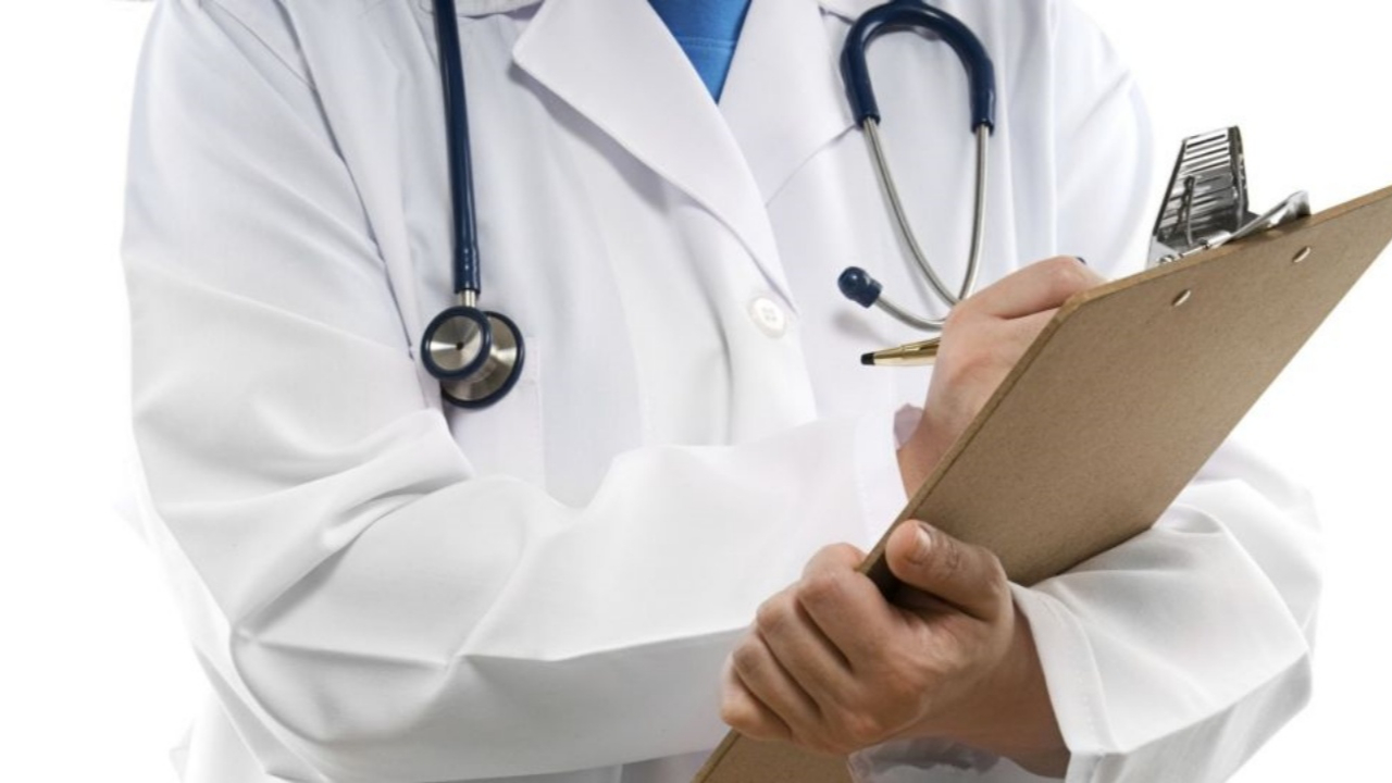 Ünlü doktor hakkında 'Denek' soruşturması!