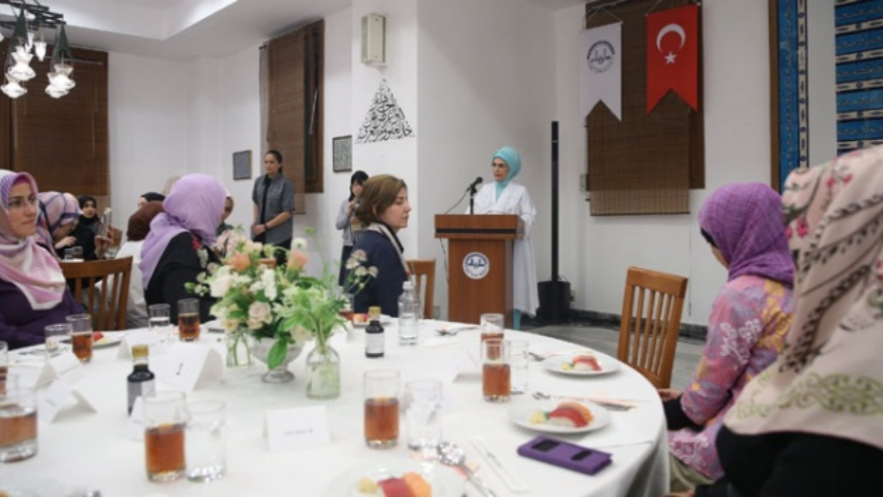 Emine Erdoğan, Tokyo Camii'ni ziyaret etti!