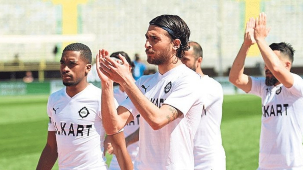 "Kardeşimin Galatasaray'a transferini kutluyoruz"