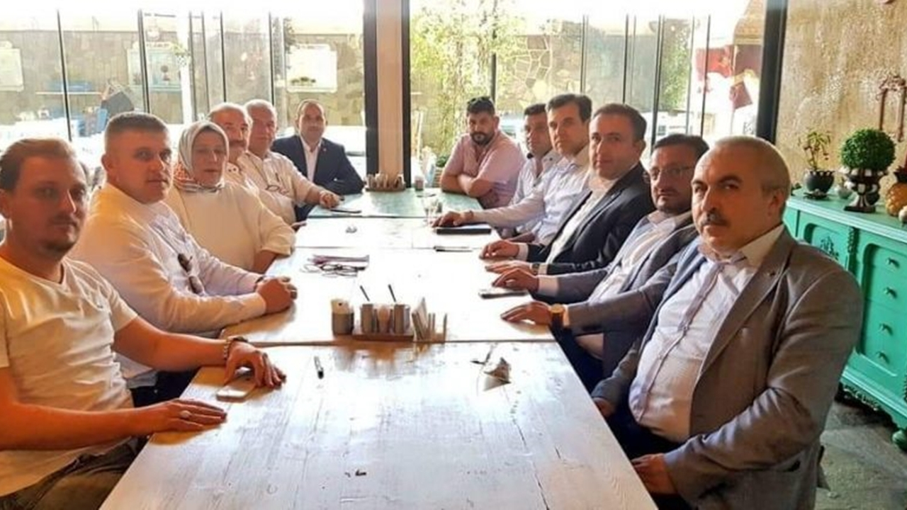 Bursa'da Mustafa Esgin, muhtar buluşmalarına devam ediyor