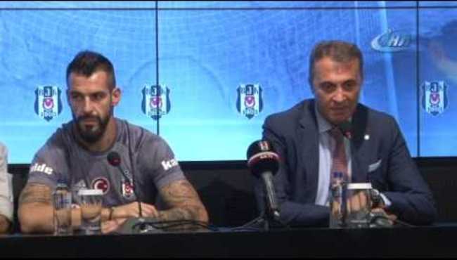 Beşiktaş'ın yeni transferi Alvaro Negredo'nun imza töreni