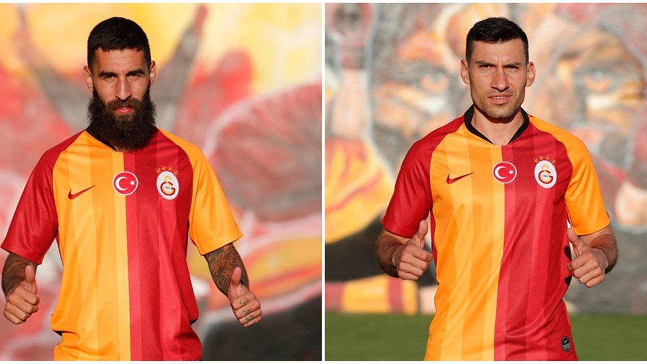 Galatasaray iki yıldıza daha imza attırdı...