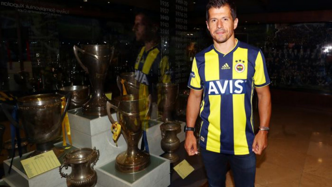 Emre Belözoğlu'ndan olay gönderme!