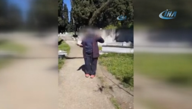 Mezarlıkta göbek atan kadın işten atıldı