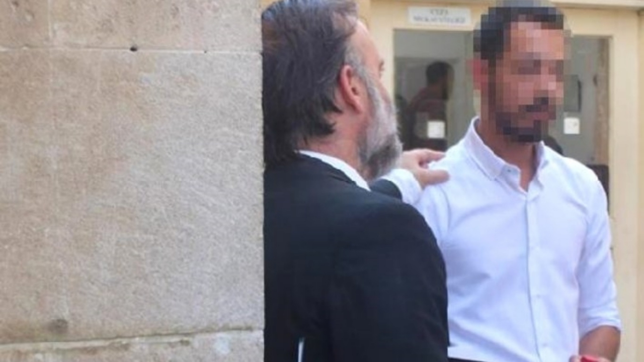 Eski karısının çıplak fotoğraflarını ailesine gönderdi!