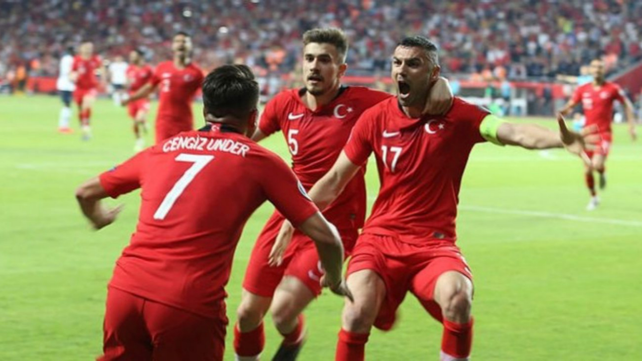 Türkiye-Fransa maçını bir de Erzurum şivesiyle dinleyin!
