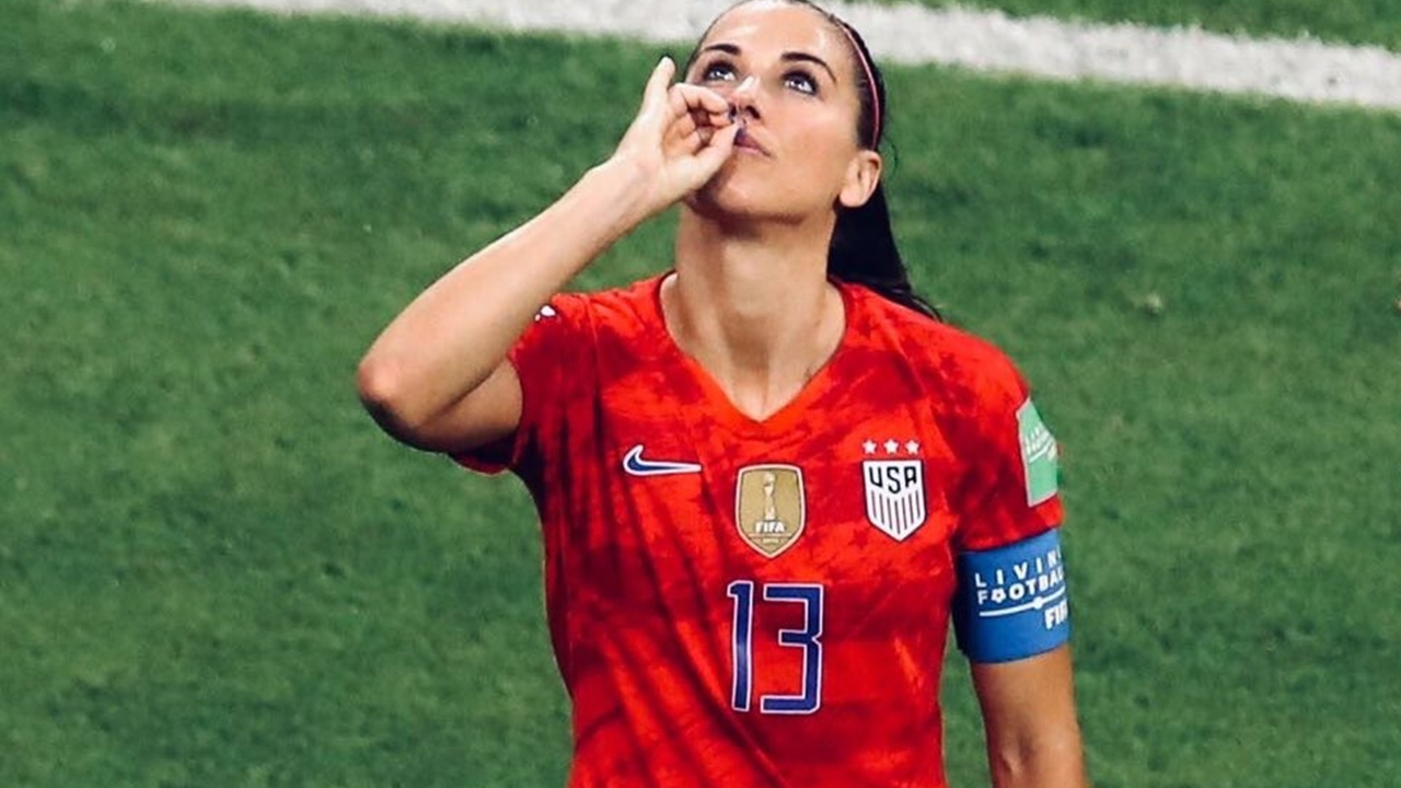 Alex Morgan attı sosyal medya sallandı...