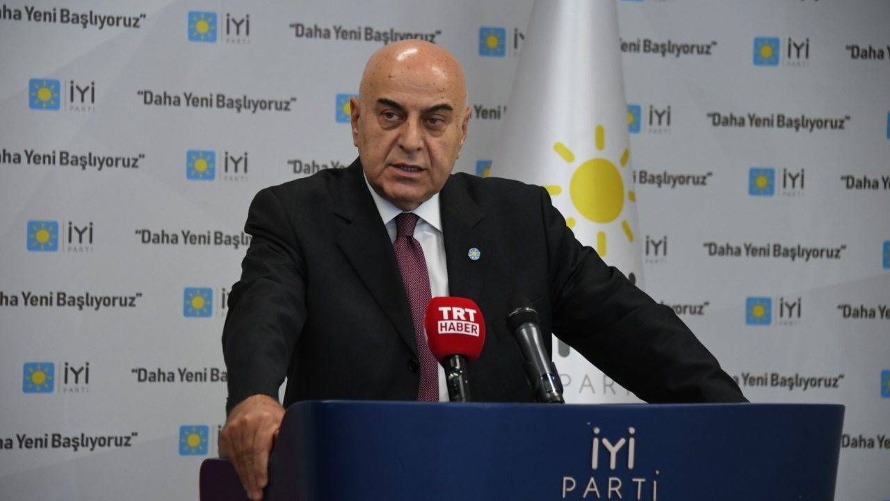 Ankara'da İYİ Parti'li Cihan Paçacı: Tarafsız cumhurbaşkanlığı makamına ihtiyaç var