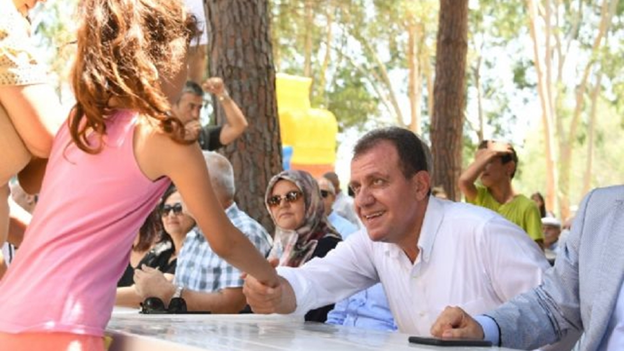 Mersin'de Başkan Vahap Seçer: “Ankara tarafına bakan kulağımızı tıkayalım”