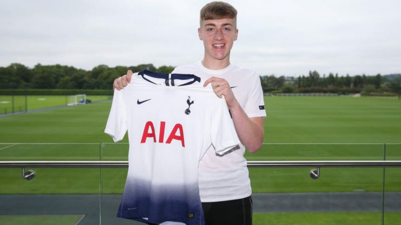 Tottenham, 18'lik Jack Clarke'a imzayı attırdı!