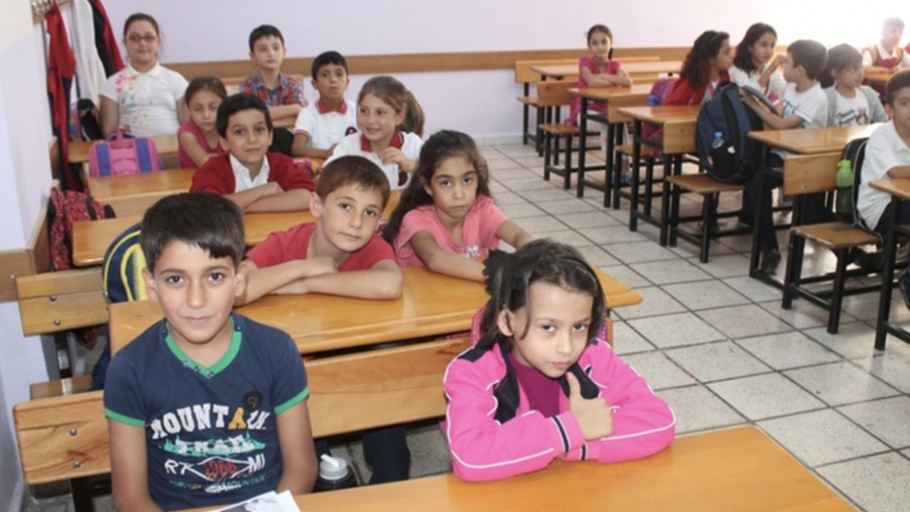 Öğrenciler 3 ara tatil yapacak
