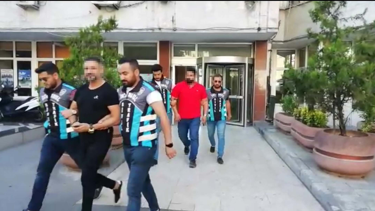Trafik magandası şarkıcı çıktı