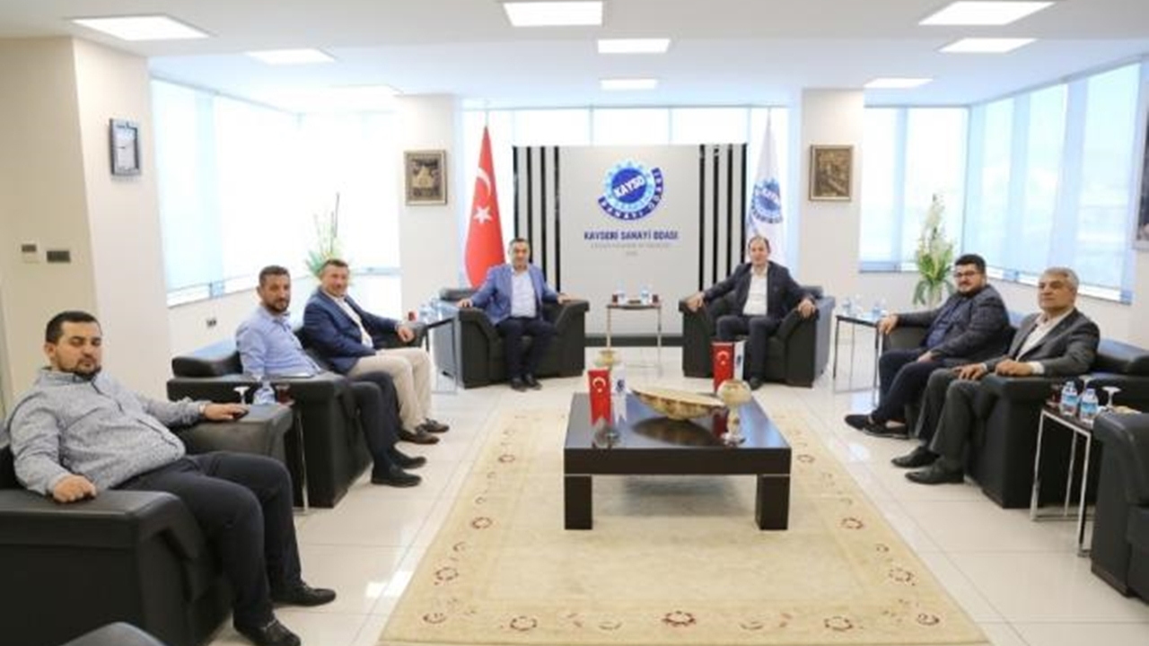 Adana'da TÜED Başkanı Seyfi İyiyürek: “Yetersiz zam emeklinin yüzünü güldürmedi”