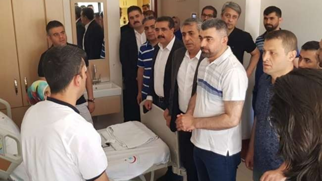 Mardin AK Parti İl Başkanı Faruk Kılıç’tan darp edilen hekimlere ziyaret
