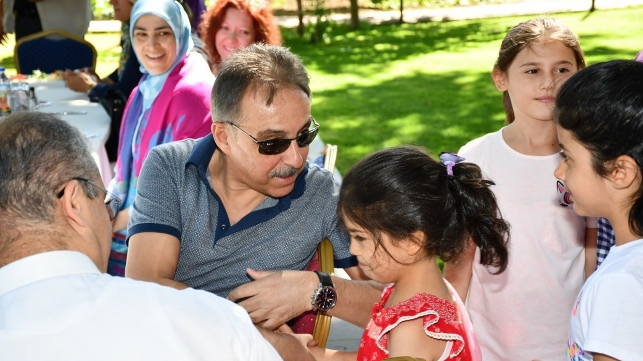 Konya'da Vali Cüneyit Orhan Toprak’tan, çocuklara sevgi dolu kahvaltı
