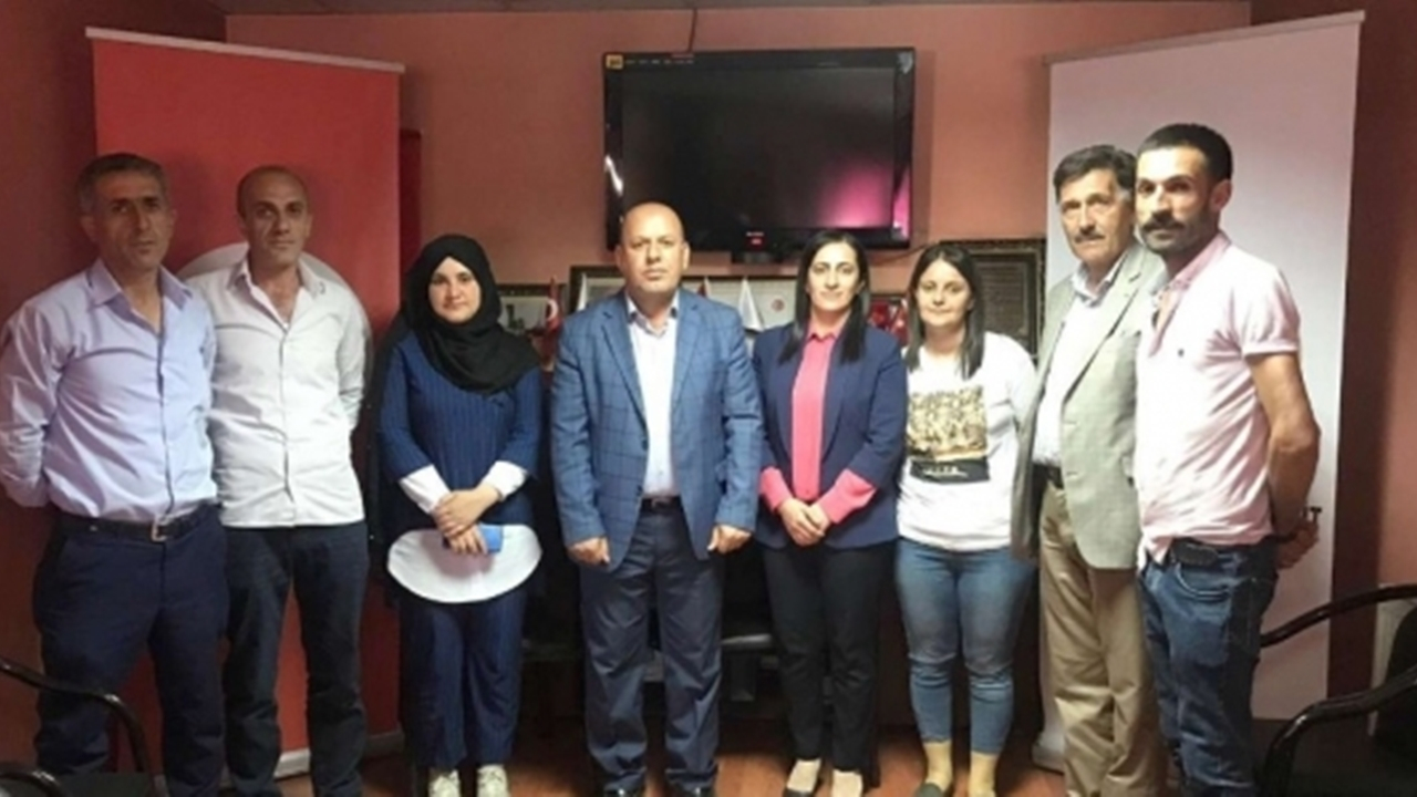 Hakkari'de AK Parti’li Münevver Ertuş’tan Başkan Abdurrahman Er’e ziyaret