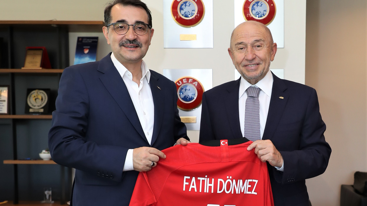 Bakan Dönmez'den TFF Başkanı Nihat Özdemir'e ziyaret!
