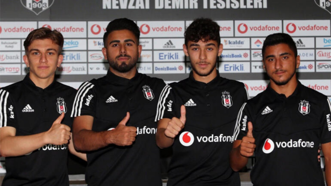 Beşiktaş 4 futbolcuyla sözleşme uzattı!