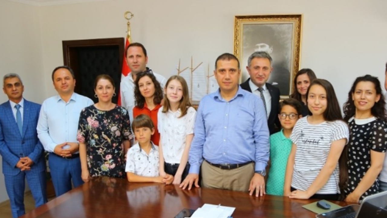 Ordu'da Kaymakam Ümit Hüseyin Güney LGS birincilerini ödüllendirdi