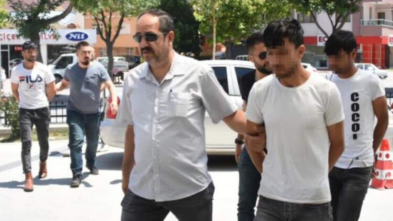 Erkek çocuğu eve götürüp istismar ettiler!