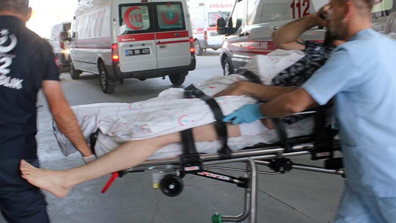 İç çamaşırına sakladığı silah patladı