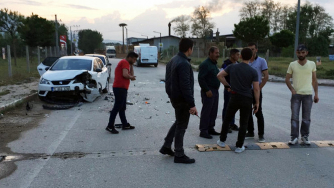 Bursa'da trafik kazası: 3 yaralı