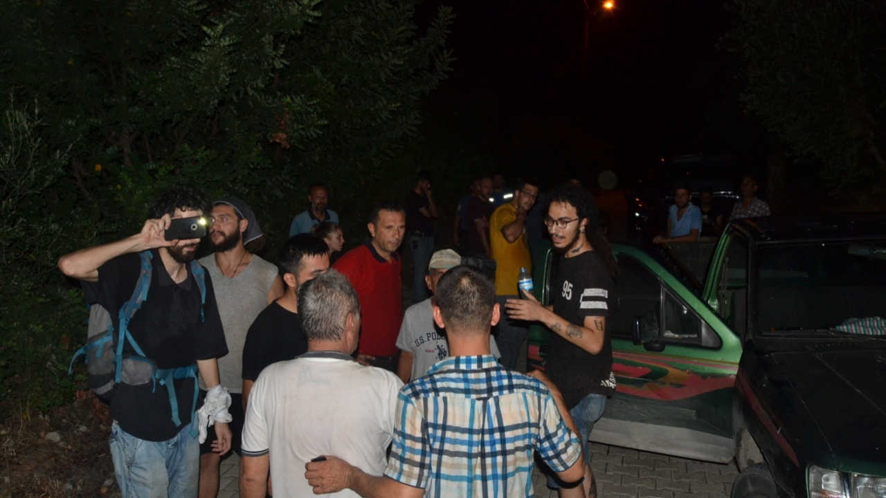 Mağarada mahsur kalan öğrenciler kurtarıldı...