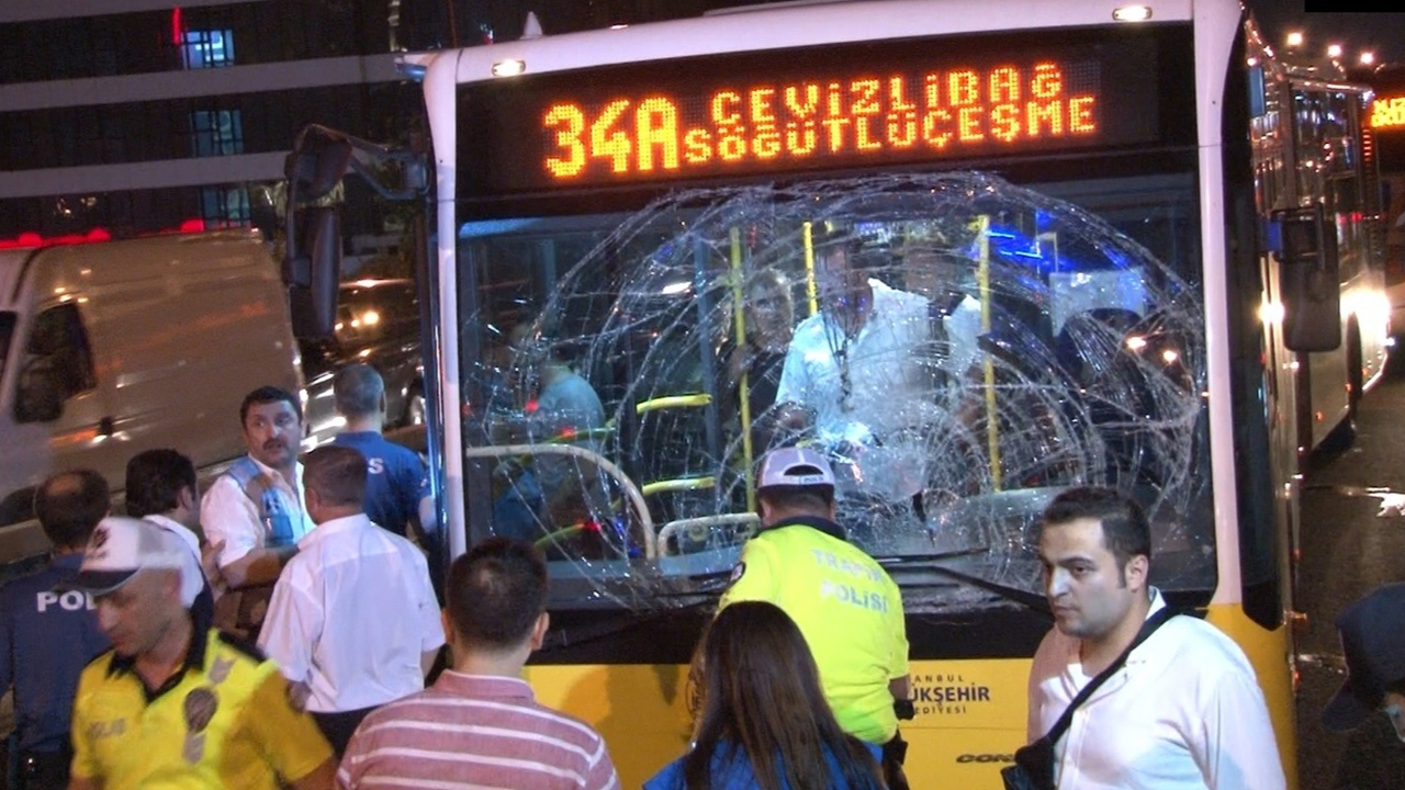 İstanbul'da metrobüs kazası...