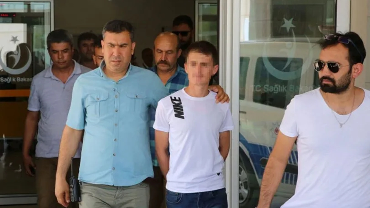 Önce gasp ettiler, sonra uygunsuz görüntülerini çektiler!