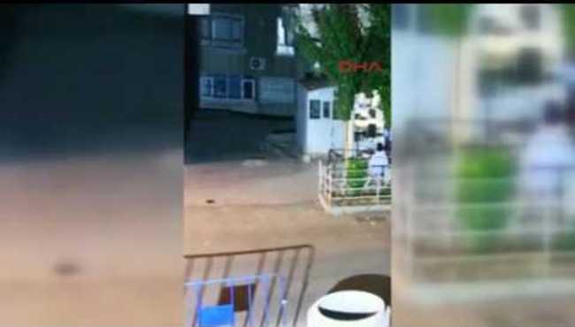 Diyarbakır'da PKK'lıların polis karakoluna taciz anı...