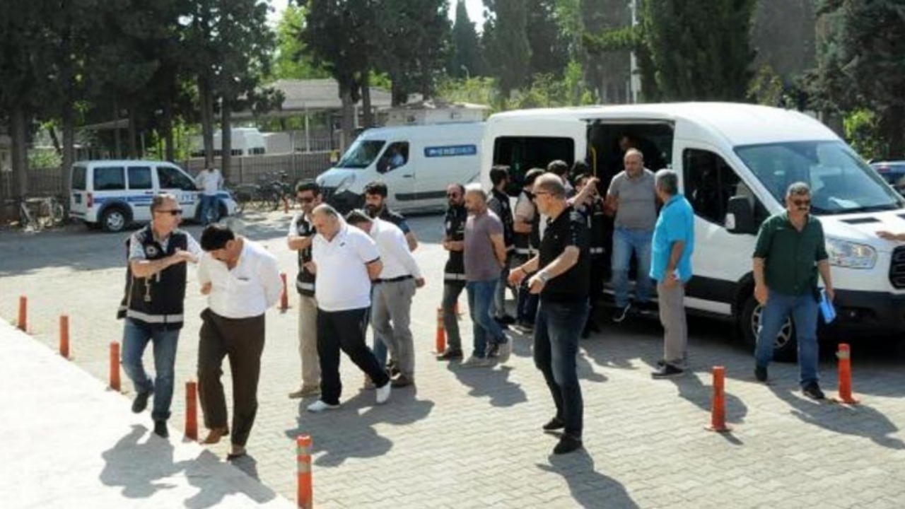 Yabancı uyruklu kadınlar gizli bölmelerden çıktı!