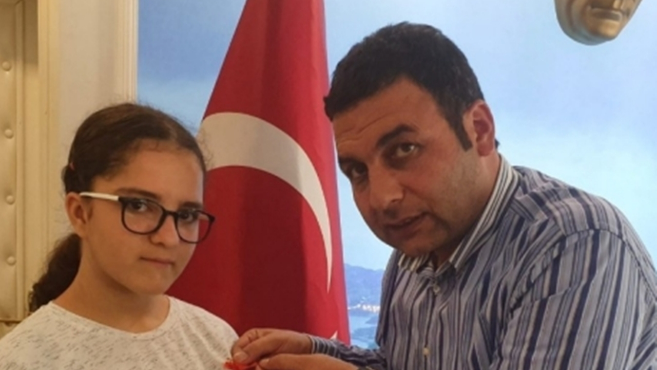 Adıyaman'da Başkan İskender Yıldırım’dan başarılı öğrencilere altın