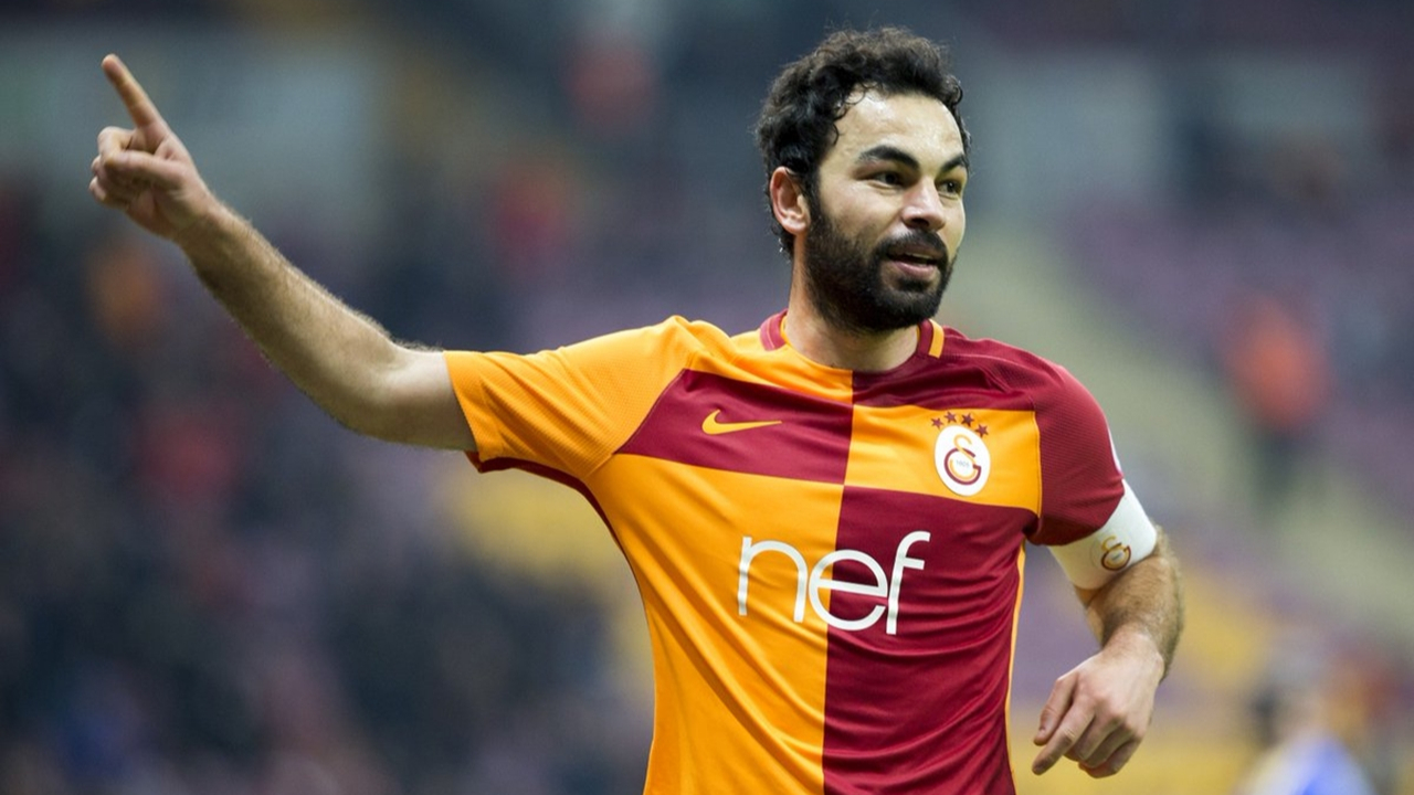 Selçuk İnan'dan 1 yıllık imza...