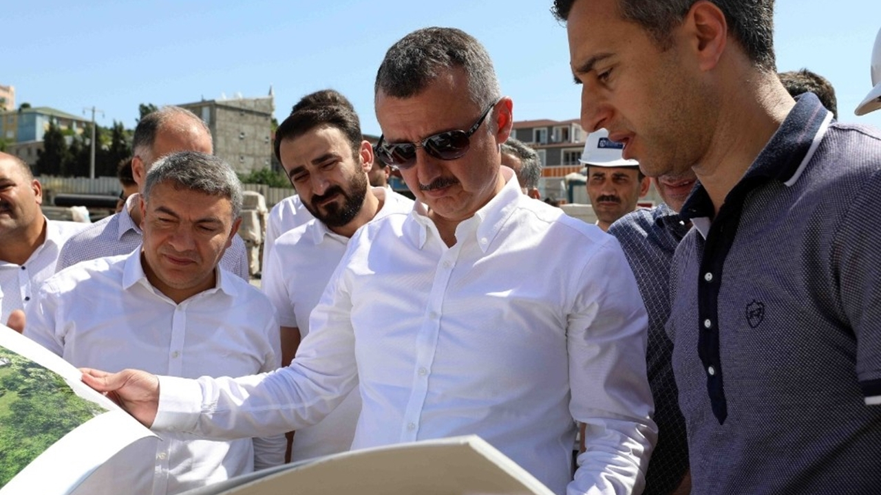 Kocaeli'de Başkan Tahir Büyükakın, projelerde aksama istemiyor
