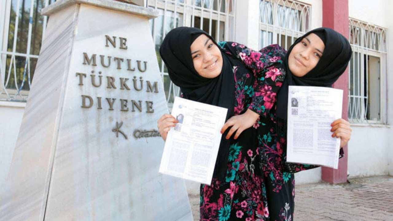 ÖSYM'nin zorlu siyam ikizleri sınavı şimdi başlıyor!