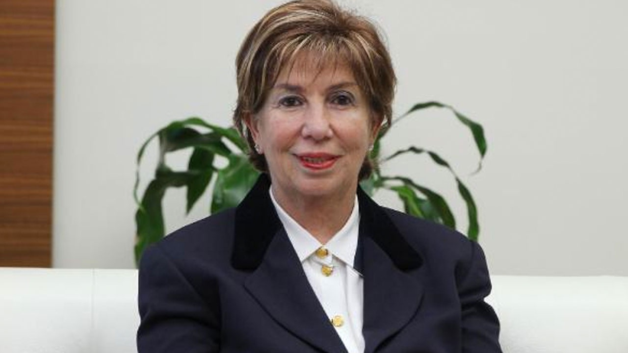 Eski Devlet Bakanı Işılay Saygın uyutuluyor!
