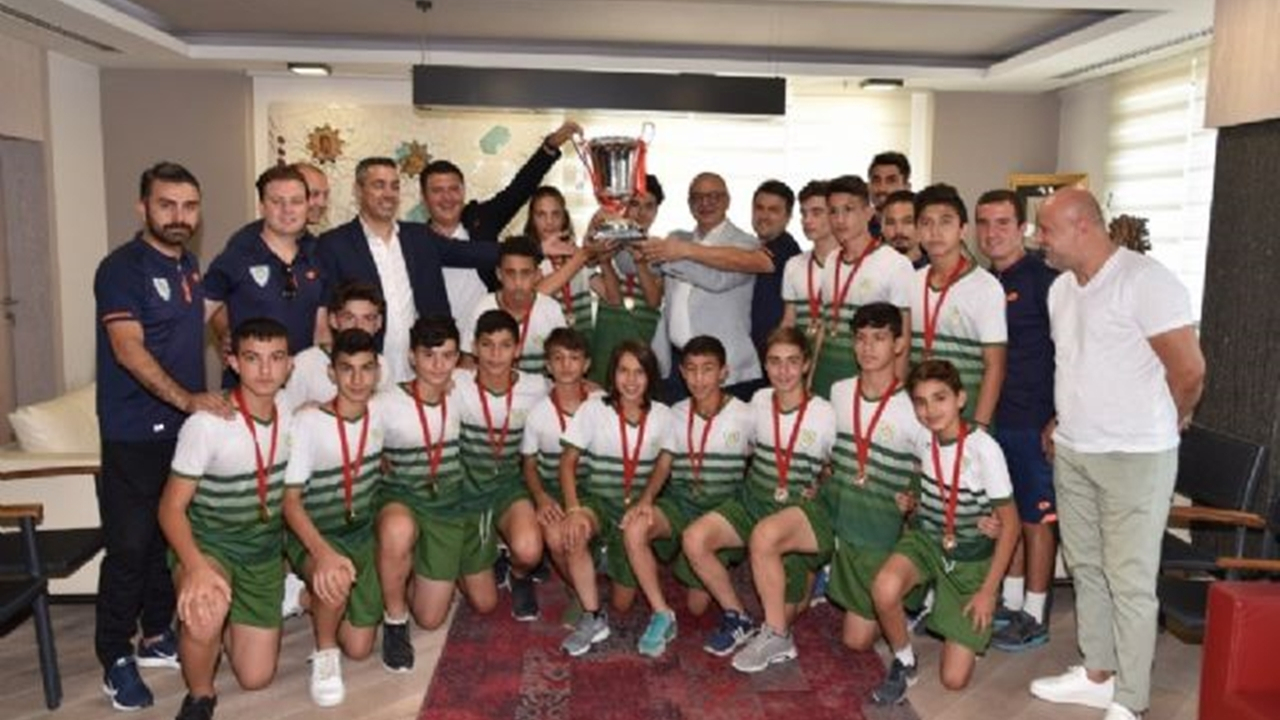 Manisa'da Başkan Cengiz Ergün şampiyonları ağırladı