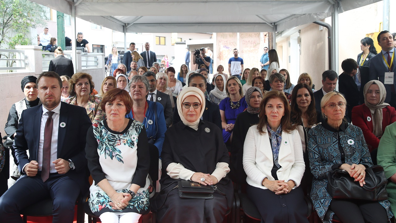 Emine Erdoğan Bosna Hersek'te 'Özel Eğitim Okulu' açtı!