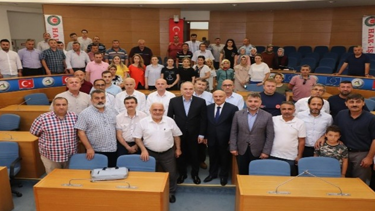 Düzce'de Başkan Faruk Özlü toplu iş sözleşmesi imzalandı