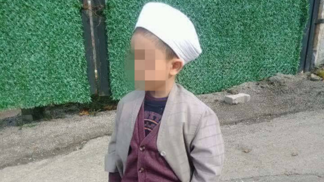 "Çen büyüyüp yobaz mı olcan..."