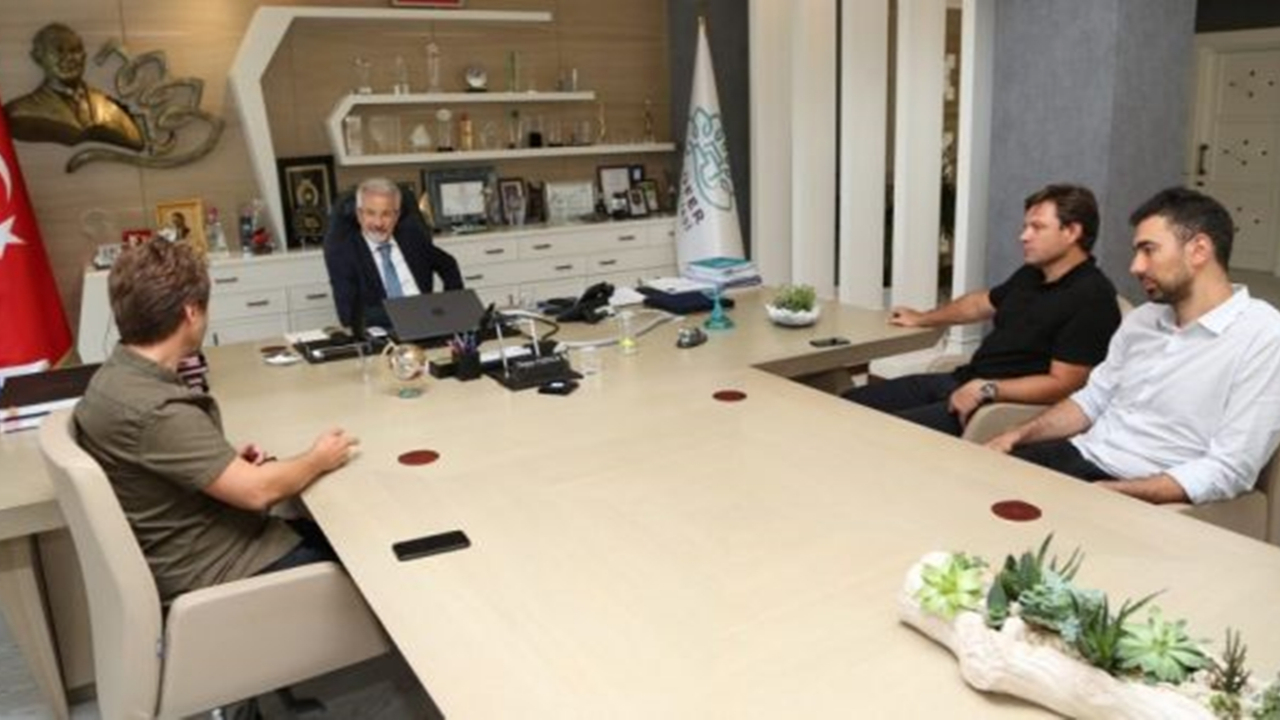 Bursa'da şampiyonlardan Başkan Turgay Erdem’e ziyaret